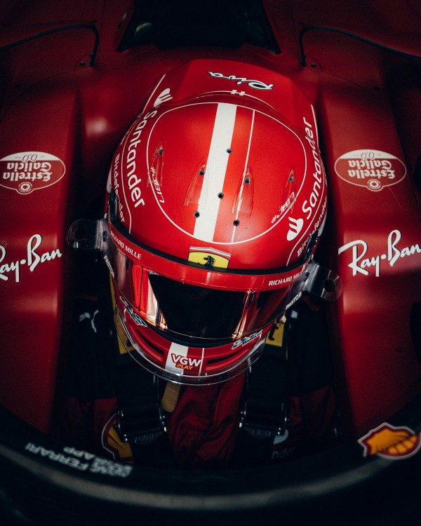  2024年おすすめのアイテム満載 シャルル・ルクレール 2023年F1ヘルメット写真 F1通信jp : レーシングカー