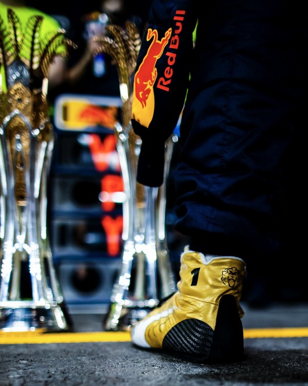 マックス・フェルスタッペン 2022年F1ヘルメット写真 : F1通信jp マックス・フェルスタッペン 2022年F1ヘルメット写真 : F1通信jp