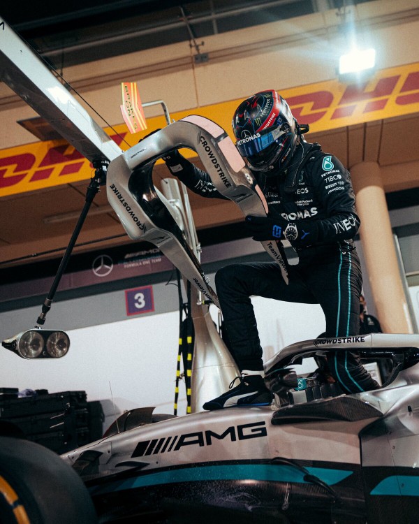 ジョージ・ラッセル 2022年F1ヘルメット写真 : F1通信jp ジョージ・ラッセル 2022年F1ヘルメット写真 : F1通信jp