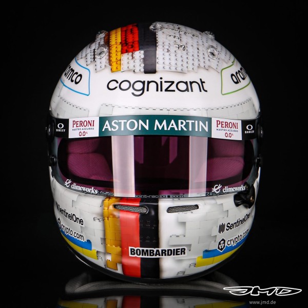セバスチャン・ベッテル、ハンガリー仕様のヘルメット : F1通信jp