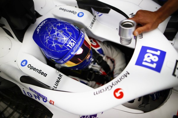 ミック・シューマッハ、サンパウロ仕様のヘルメット : F1通信jp ミック・シューマッハ、サンパウロ仕様のヘルメット : F1通信jp