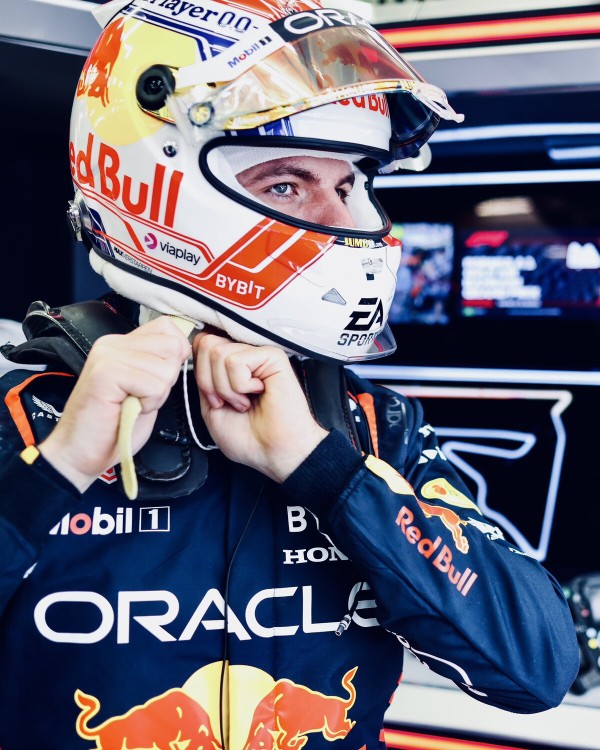 マックス・フェルスタッペン 2023年F1ヘルメット写真 : F1通信jp マックス・フェルスタッペン 2023年F1ヘルメット写真 : F1通信jp