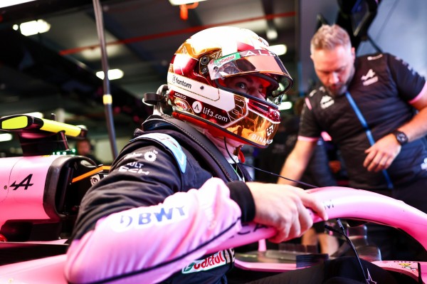 ピエール・ガスリー 2023年F1ヘルメット写真 : F1通信jp