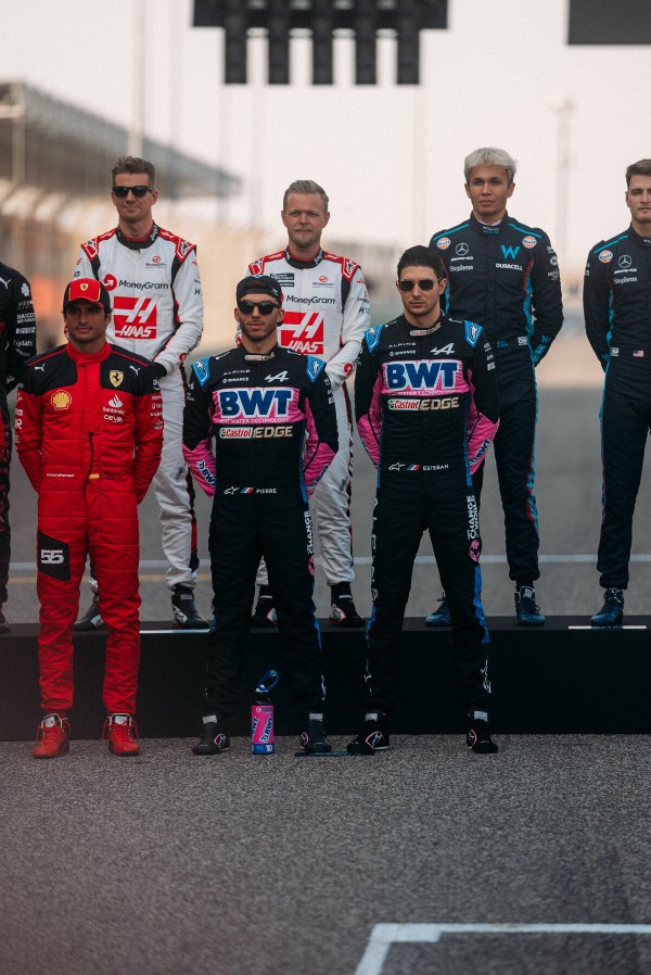 海外 高品質 送料込み ピエール・ガスリー F1 レーシングスーツ