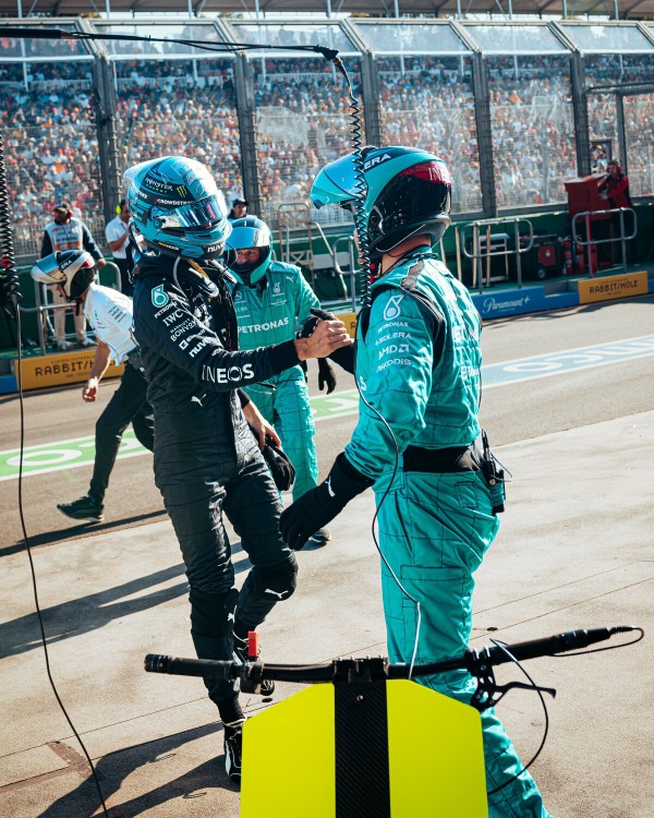 ジョージ・ラッセル 2023年F1ヘルメット写真 : F1通信jp ジョージ・ラッセル 2023年F1ヘルメット写真 : F1通信jp