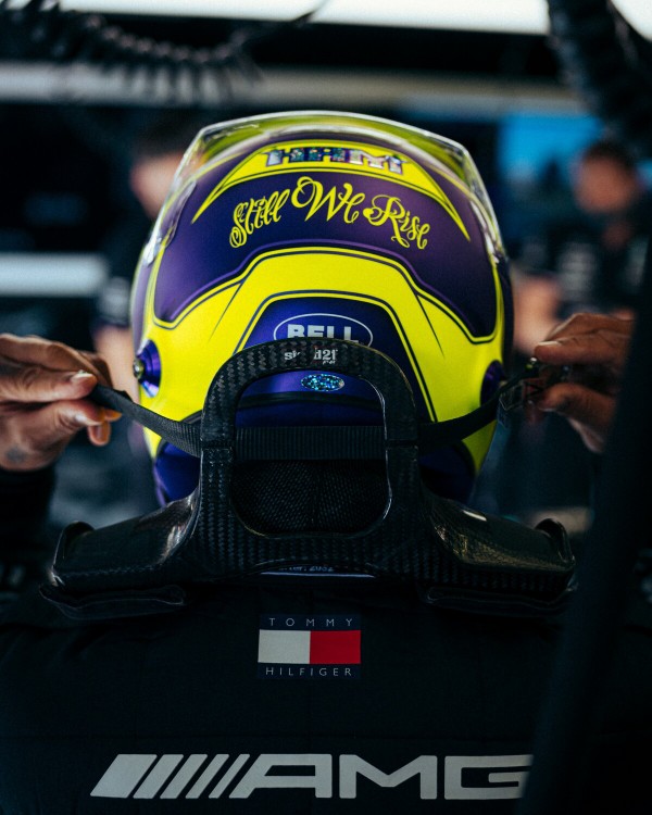 ルイス・ハミルトン 2022年F1ヘルメット写真 : F1通信jp