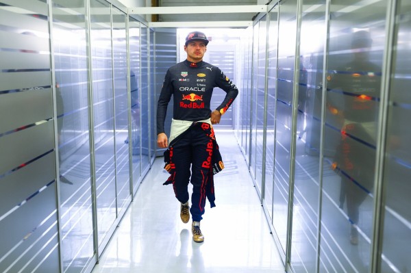 マックス・フェルスタッペン 2022年F1ヘルメット写真 : F1通信jp マックス・フェルスタッペン 2022年F1ヘルメット写真 : F1通信jp