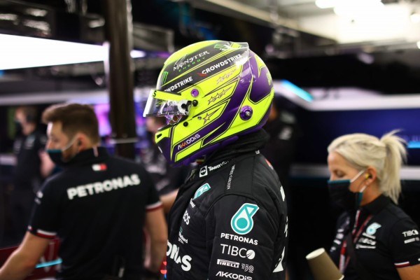 ルイス・ハミルトン 2022年F1ヘルメット写真 : F1通信jp