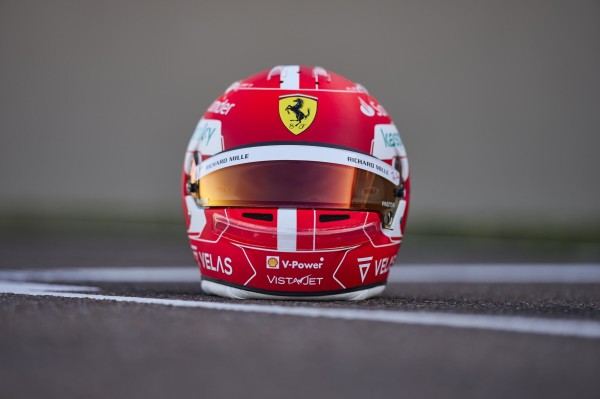 シャルル・ルクレール 2022年F1ヘルメット写真 : F1通信jp