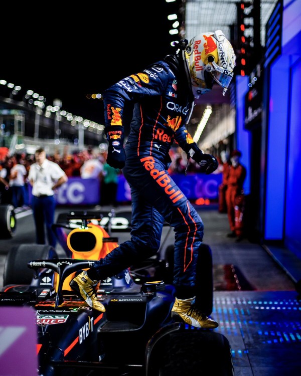 マックス・フェルスタッペン 2023年F1ヘルメット写真 : F1通信jp