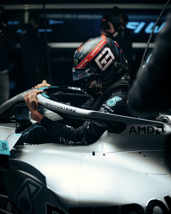 ジョージ・ラッセル 2022年F1ヘルメット写真 : F1通信jp ジョージ・ラッセル 2022年F1ヘルメット写真 : F1通信jp