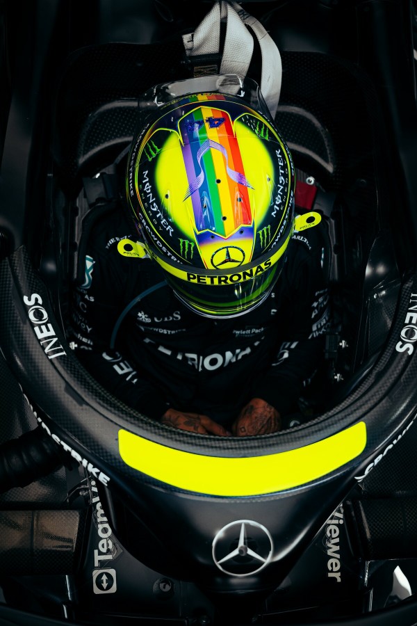 ルイス・ハミルトン 2023年F1ヘルメット写真 : F1通信jp