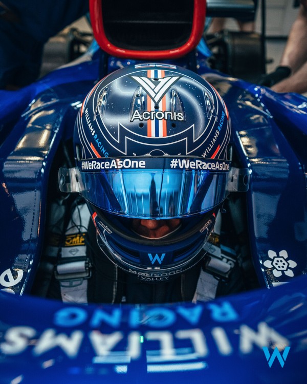 アレックス・アルボン 2022年F1ヘルメット写真 : F1通信jp アレックス・アルボン 2022年F1ヘルメット写真 : F1通信jp