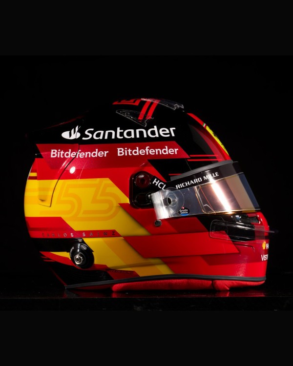 カルロス・サインツ 2023年F1ヘルメット写真 : F1通信jp