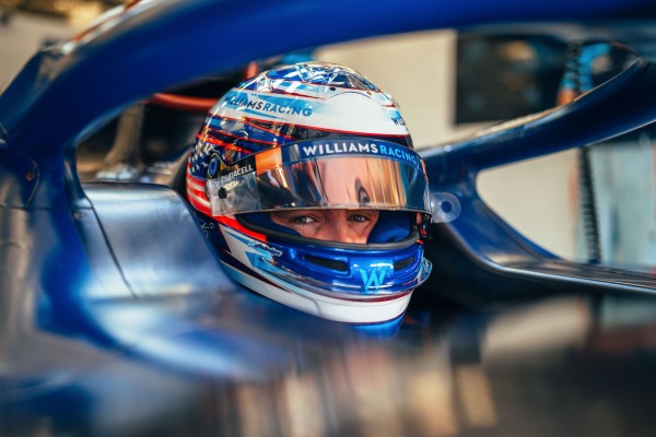 ローガン・サージェント 2023年F1ヘルメット写真 : F1通信jp