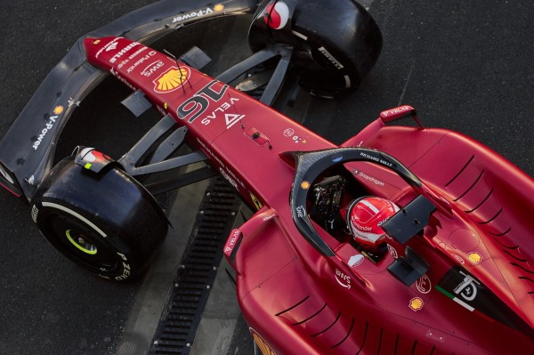 シャルル・ルクレール 2022年F1ヘルメット写真 : F1通信jp