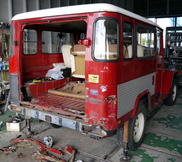 トヨタ ランドクルーザー Bj44 の事故修理でビックリ 佐賀の福岡モータース 鈑金塗装とランクルも得意な整備工場