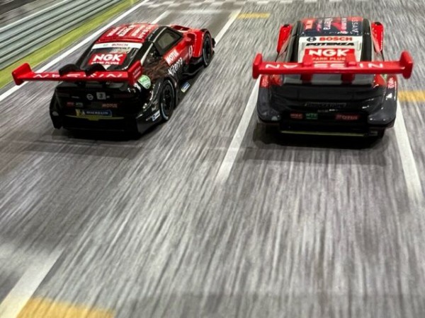 1/64 ニスモオリジナル MINI GT Niterra MOTUL Z (GT500 SUPER