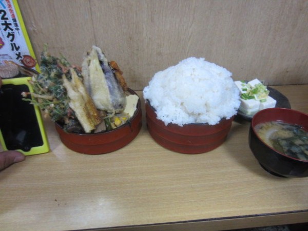 ごはん処 あだち でおじさんオススメ盛り 東京刺激クラブ