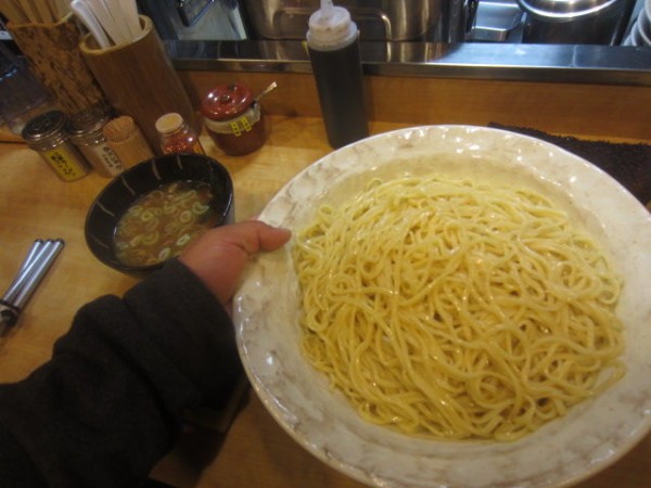 麺場 七人の侍 チャレンジメニュー 特大盛りつけ麺１ ５ ３０分以内 東京刺激クラブ