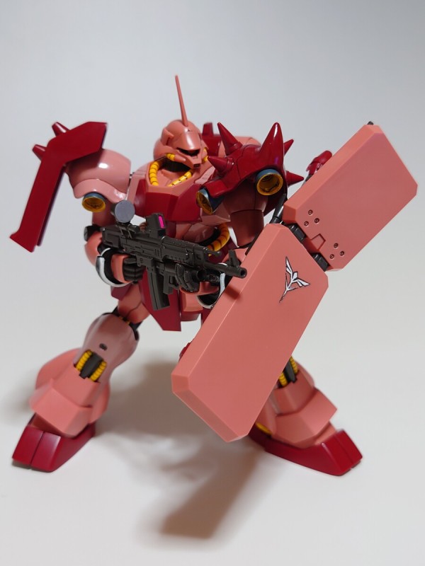 ガンプラ HGUC ギラ・ドーガ(フル・フロンタル専用機)製作（キットの