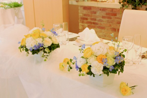 黄色と青の装花 シンプルにさわやかに エバーグリーン 花日記 黄色と青の装花 シンプルにさわやかに エバーグリーン 花日記