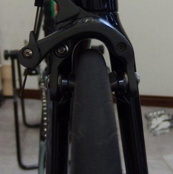 エアロカーボンフォーク カーボンブレーキシュー付けます