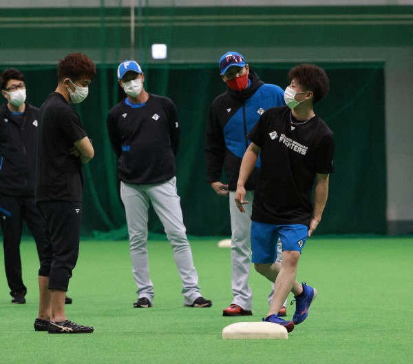 日ハム武井壮臨時コーチが五十幡に個別レッスン 本当に小さなことで怪我のリスクは減らせる ファイターズ王国 日ハムまとめブログ