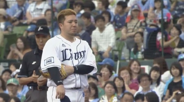 中田翔さん 多和田から死球を受け睨みつける 一塁で山川とイチャイチャｗｗｗｗｗｗ ファイターズ王国 日ハムまとめブログ
