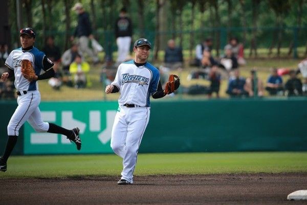 野球実況 一 二遊間ーーーーッッッ ポリー速報