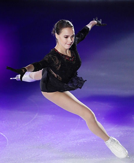 フィギュア>ザギトワ、今季のフリー「クレオパトラ」披露