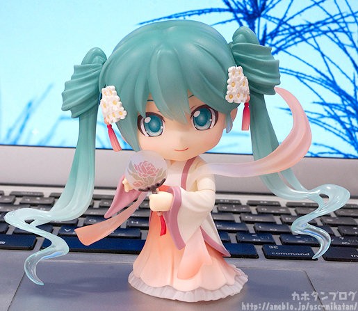 ねんどろいど 初音ミク 中秋明月ver 来週13日よりグッスマ限定で受注開始 月餅たべてるミクさん可愛い Figure News