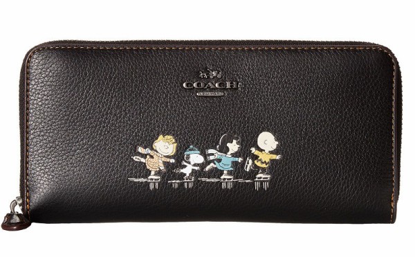 Coach Peanuts Snoopyのコラボシリーズ 財布 トートバッグ コイン入れ リストレット フィギュアスケートグッズ情報