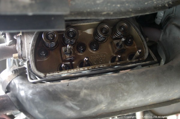 □プッシュロッドチューブ&シールの交換 : Today's FLAT4