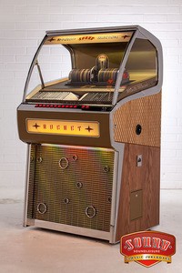 □待望の最新ジュークボックスが間もなく入荷となります