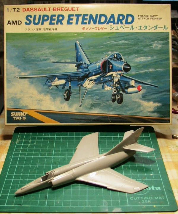 エレール 1/48 フランス海軍 ダッソー エタンダールIV M 艦上戦闘攻撃機 エレール 1/48 フランス海軍 ダッソー エタンダールIV M 艦上戦闘攻撃