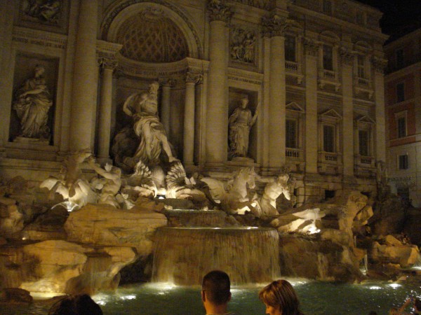 夜のスペイン階段とトレビの泉 ローマからアルプスを超えラインの畔へ1 優雅に空を飛びたい お得な旅でダイヤ会員へ