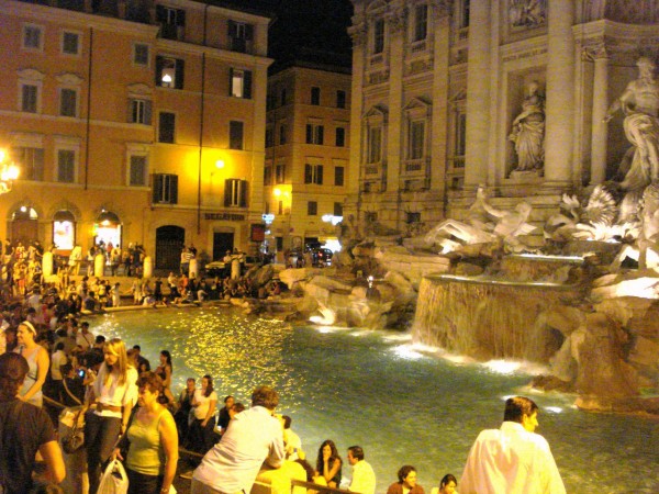 夜のスペイン階段とトレビの泉 ローマからアルプスを超えラインの畔へ1 優雅に空を飛びたい お得な旅でダイヤ会員へ