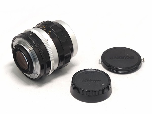 ニコン Auto Nikkor 105mm F2.5 （前期型） : オールドレンズのフォト