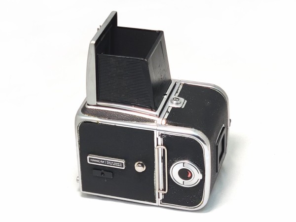 ハッセルブラッド 500C/M + A-12 + C 80mm F2.8 T* : オールドレンズの