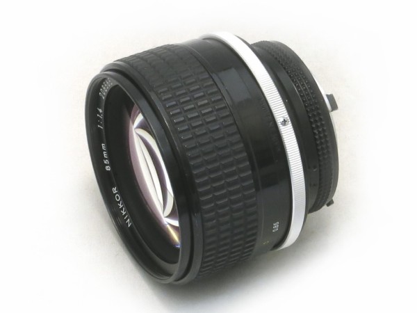 ニコン Ai-S Nikkor 85mm F1.4 : オールドレンズのフォトベルゼ