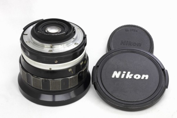 ニコン Auto Nikkor-UD 20mm F3.5 （Ai改） : オールドレンズのフォト 