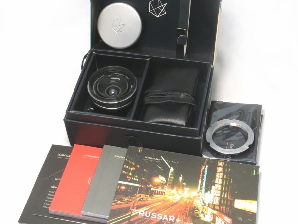 レンズ(単焦点) LOMO NEW RUSSAR+ 20mm f5.6 特別企画：ロシアより愛を込めて復刻！ - デジカメ Watch Watch