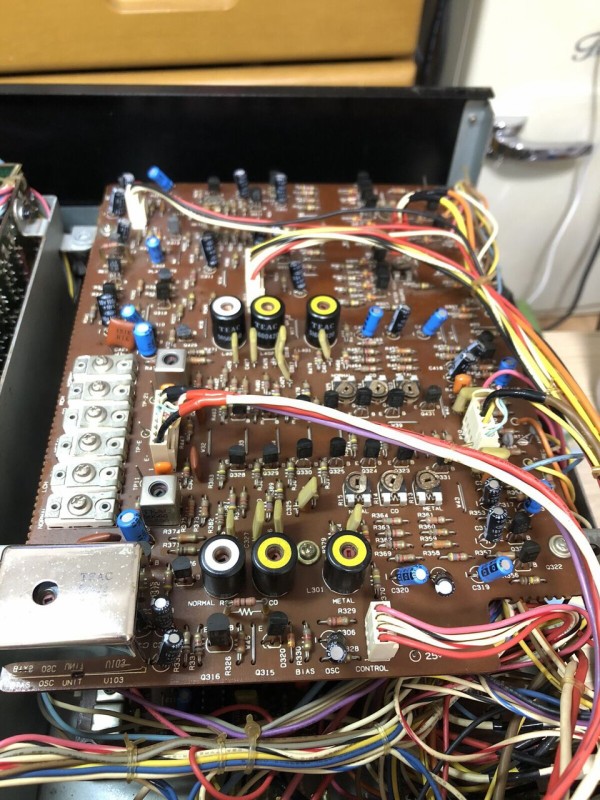 TEAC C-2X メンテ始末記:その2「故障原因がおおよそ判明しま TEAC C-2X メンテ始末記:その2「故障原因がおおよそ判明しま