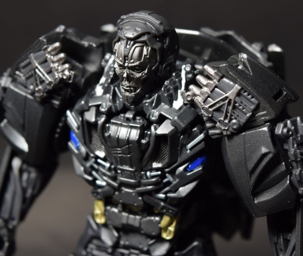 トランスフォーマー　スタジオシリーズ　SS-10 ロックダウン Amazon.co.jp: トランスフォーマー SS-10 ロックダウン : おもちゃ