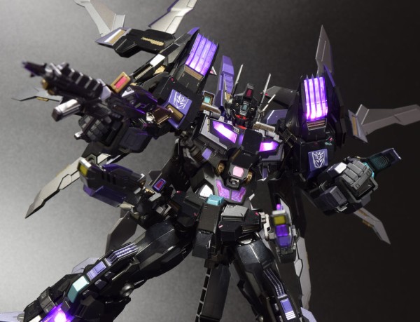 FLAMETOYS 鉄機巧 03B.TRANSFORMERS STAR SABER(Black limited edition