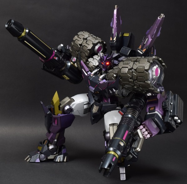 FLAMETOYS 鉄機巧 ネメシスプライム(ボーナスパーツ付) 全長約300mmの巨大なエネルゴンバトルアックスが付属