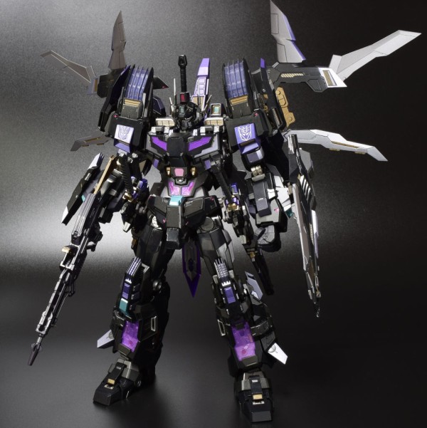 FLAMETOYS 鉄機巧 03B.TRANSFORMERS STAR SABER(Black limited edition