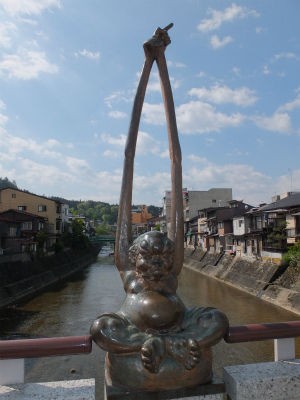 蔵の中にあった手長足長像 GOOD LOCAL Web Magazine | ホテルアラウンド高山【公式