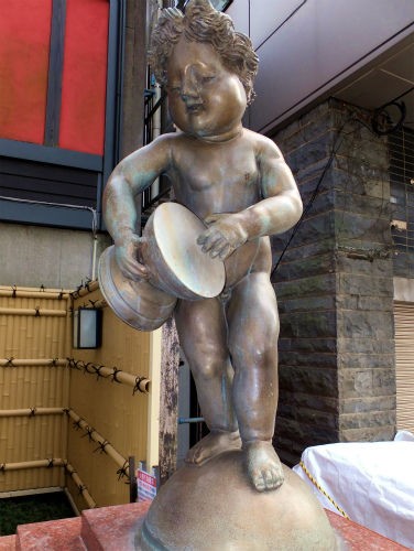 街角の彫刻「音の天使像」 : フーちゃんのカメラウオッチング